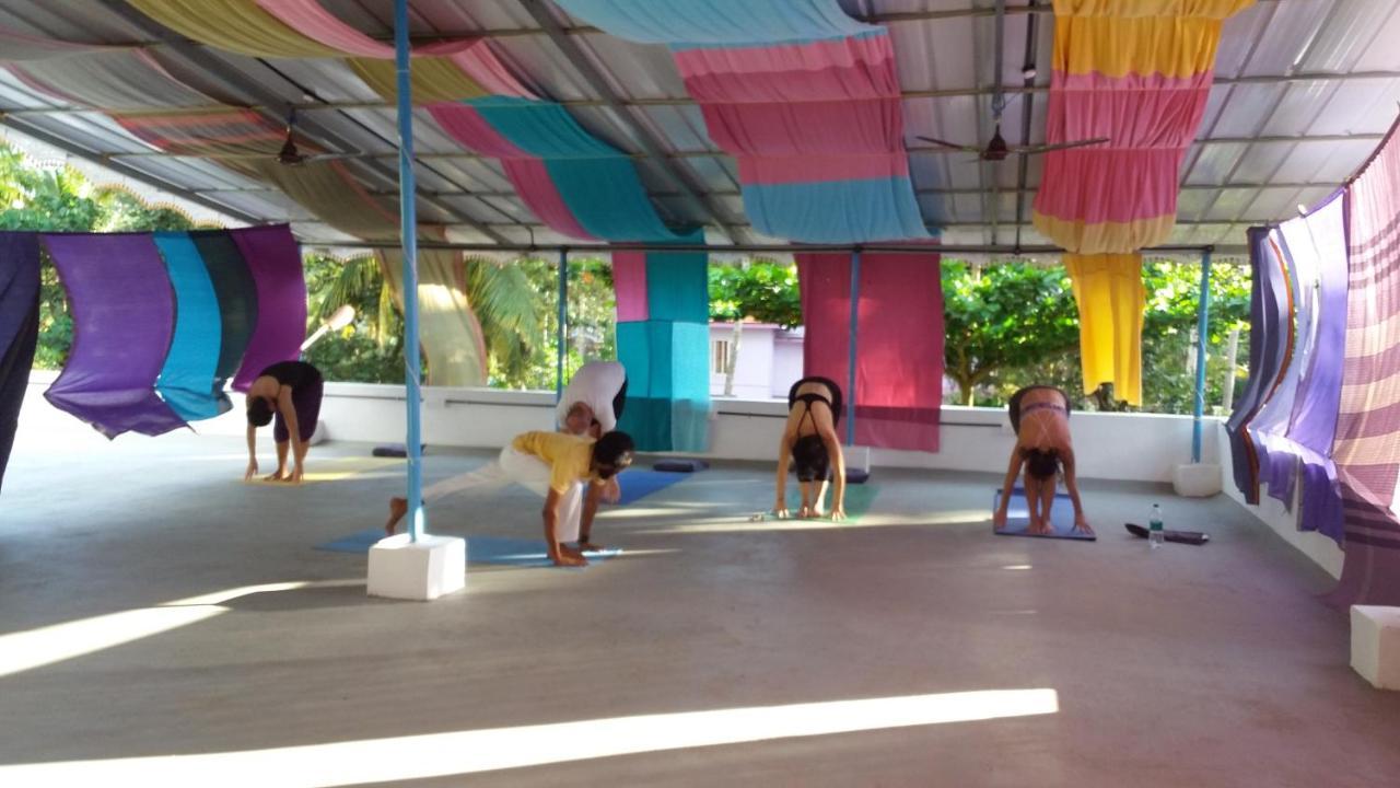 ורקלה Casa Eva Luna Ayuryoga Retreat מראה חיצוני תמונה